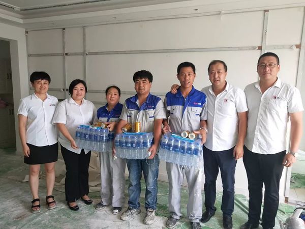 乾港集團高層慰問一線員工 乾港集團高層慰問一線員工